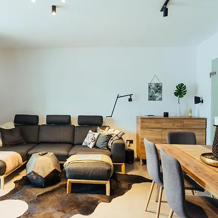 شقة Modern Designer Retreat In *