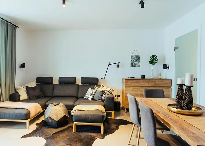 Апартаменти Modern Designer Retreat In *