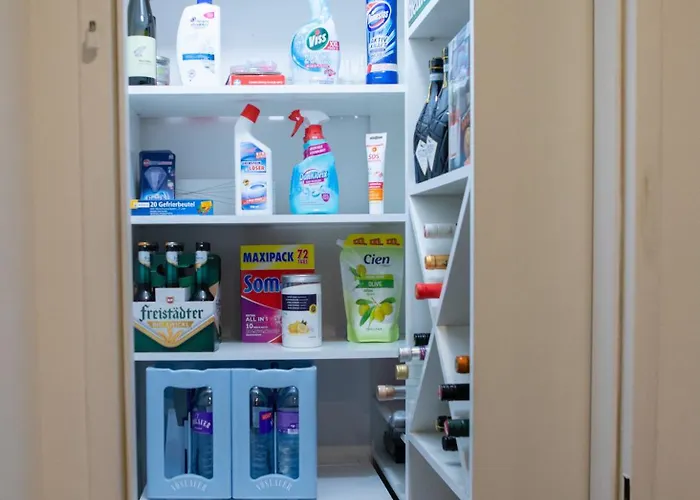 Апартаменти Modern Designer Retreat In